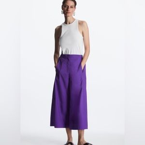 Like-new COS cropped pants